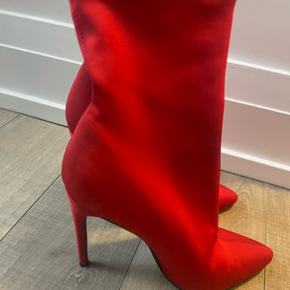 Boots red silk